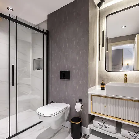 Veyron & Hotel 4*